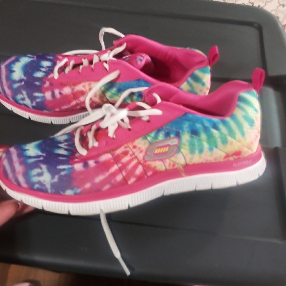 Sketchers memory foam athletic shoes